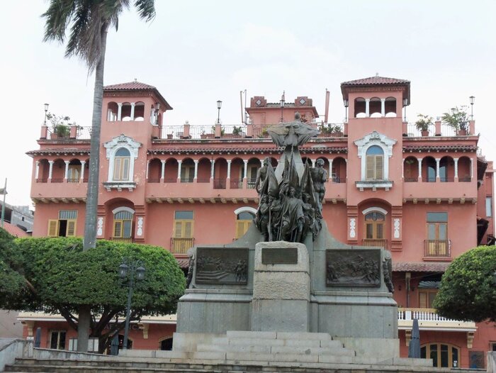 Plaza Simón Bolivar, Panama City