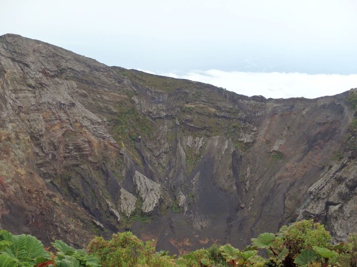 Blick in den Krater des Vulkans Irazú