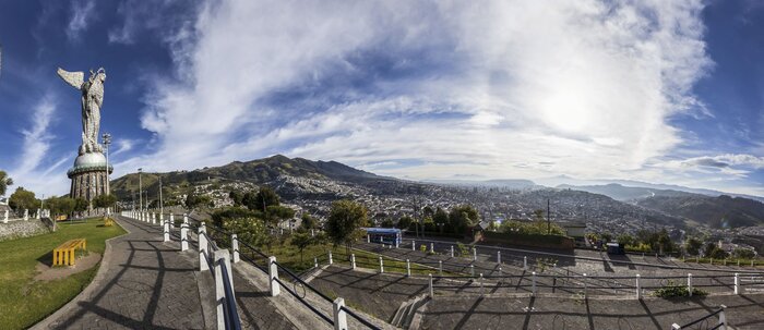Ausblick vom Aussichtsberg Panecillo auf Quito
