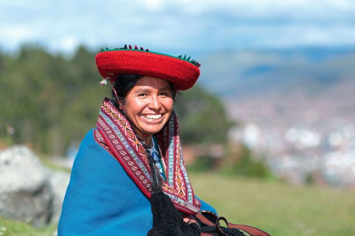 Peruanische Frau in Tracht