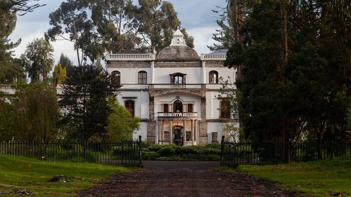 Hacienda La Cienega