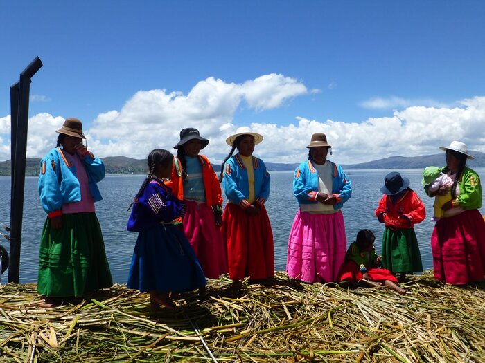 Uros Frauen Titicacasee